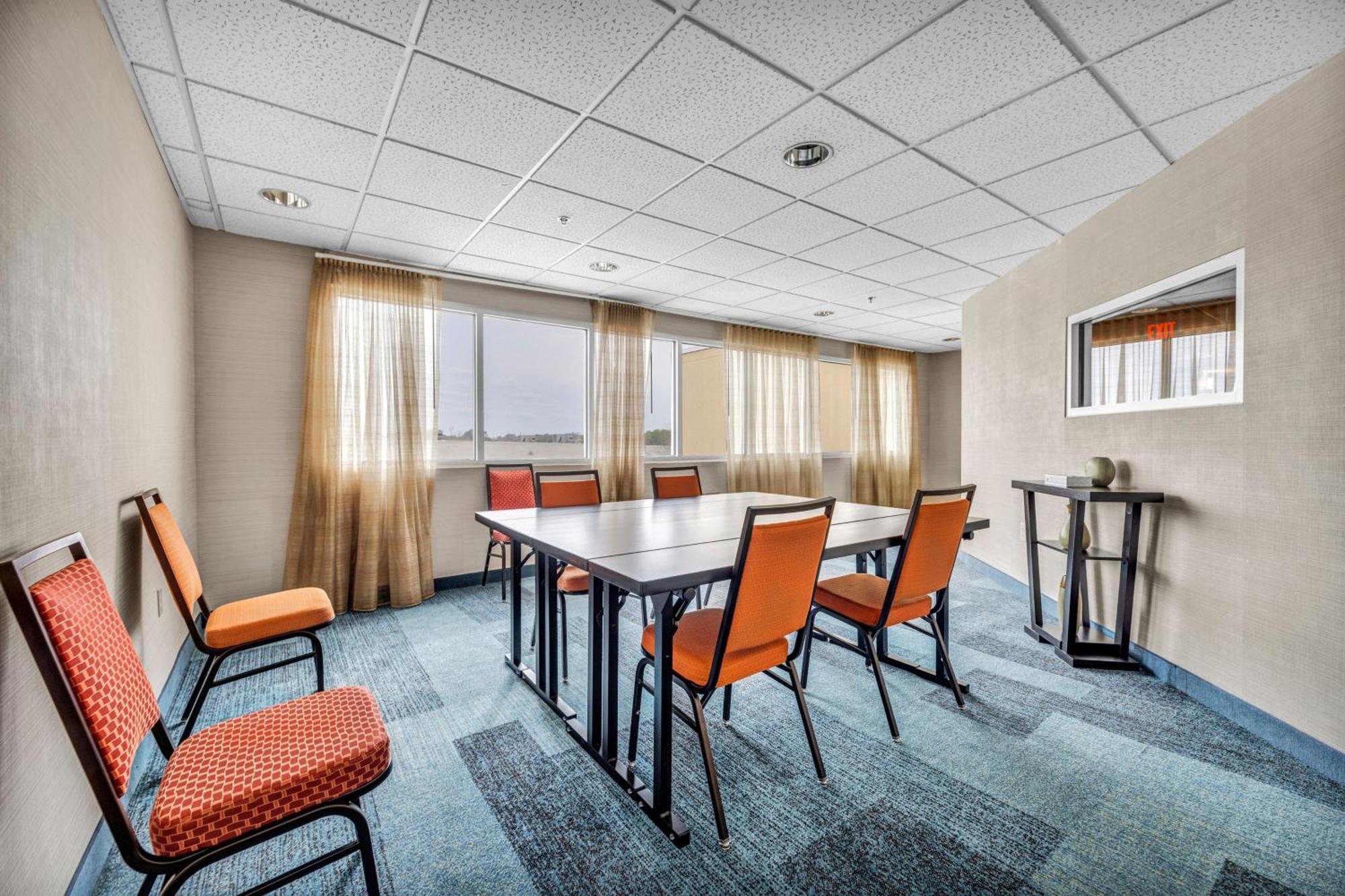 Hotel Fairfield By Marriott 3*
