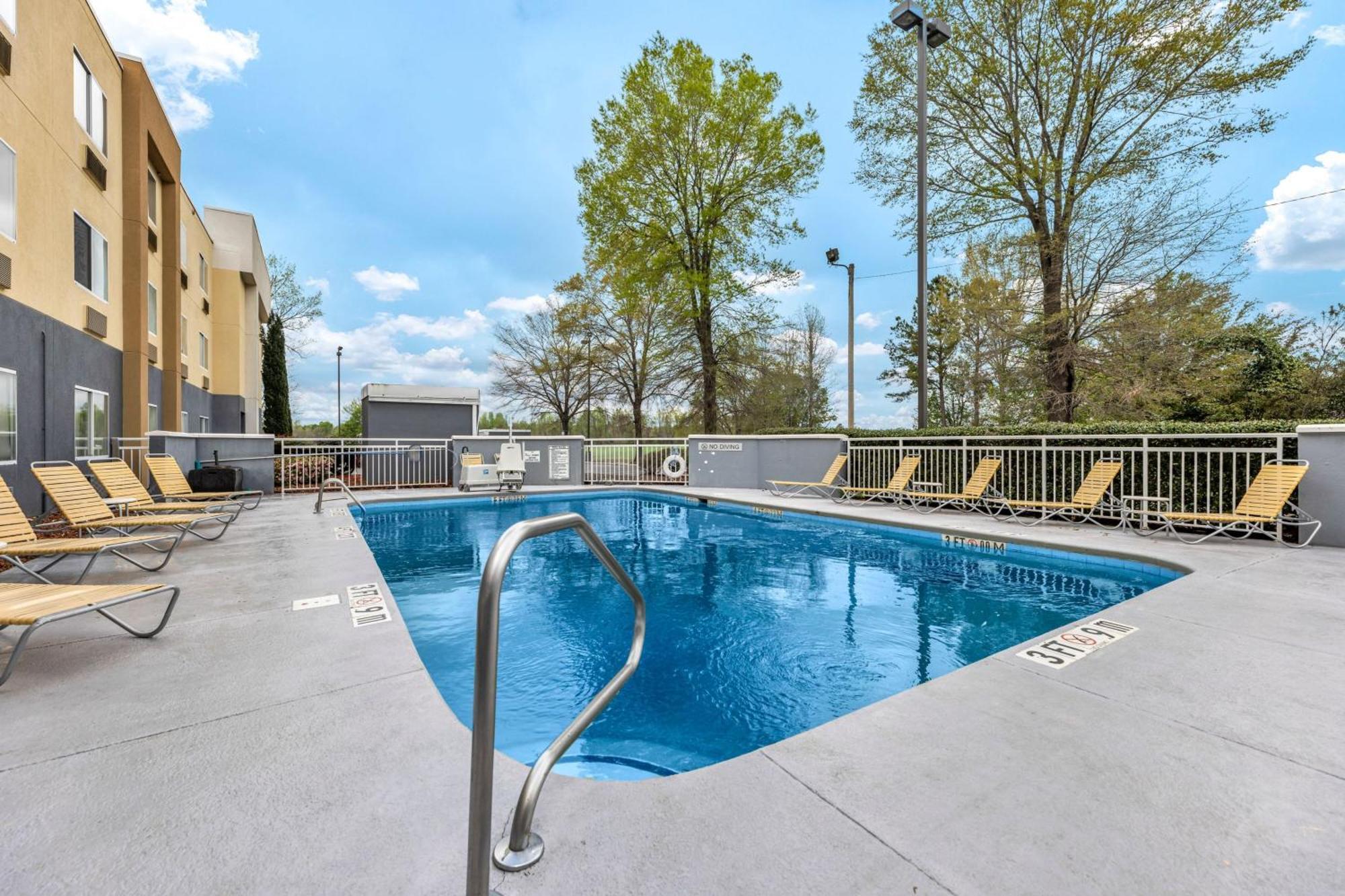 Fairfield By Marriott Hotel 3*