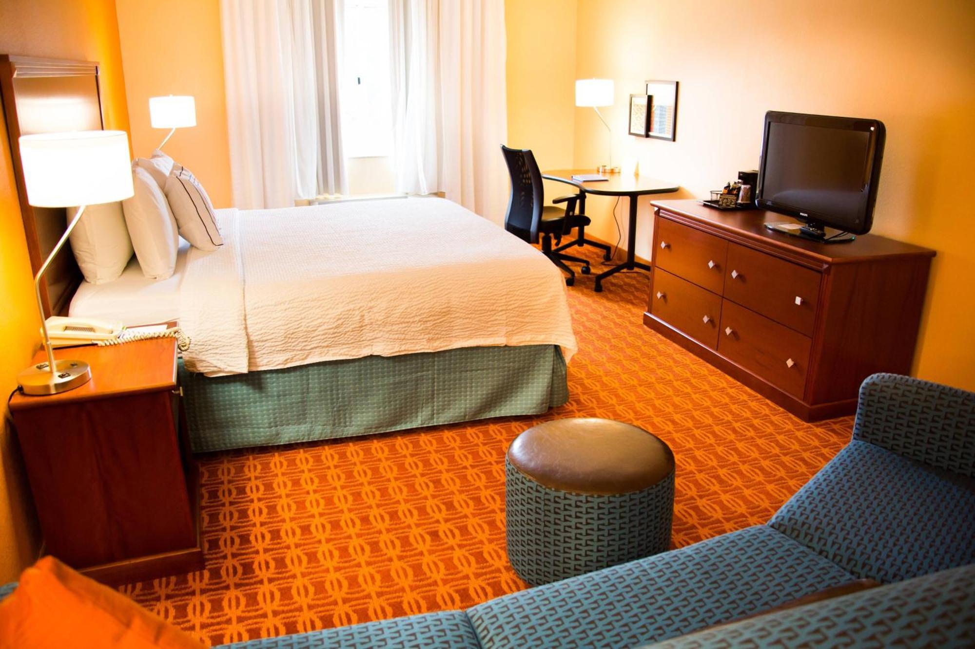 Hotel Fairfield By Marriott 3*